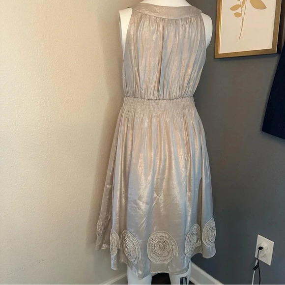 Truworths A Line Mini Silver Sleeveless Cocktail Dress w/ Rosette Detail Size 0 - Picture 2 of 13